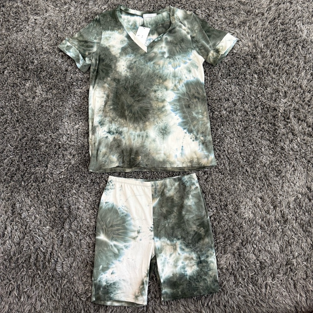 Woman’s Tie-Dye Casual Set in Green/White, Size L